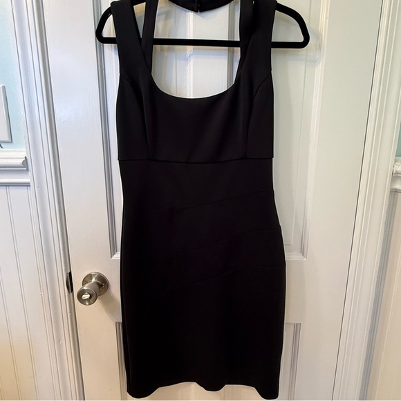 Guess Elegant Black Dress With Halter Strap Size 10 - Picture 1 of 8